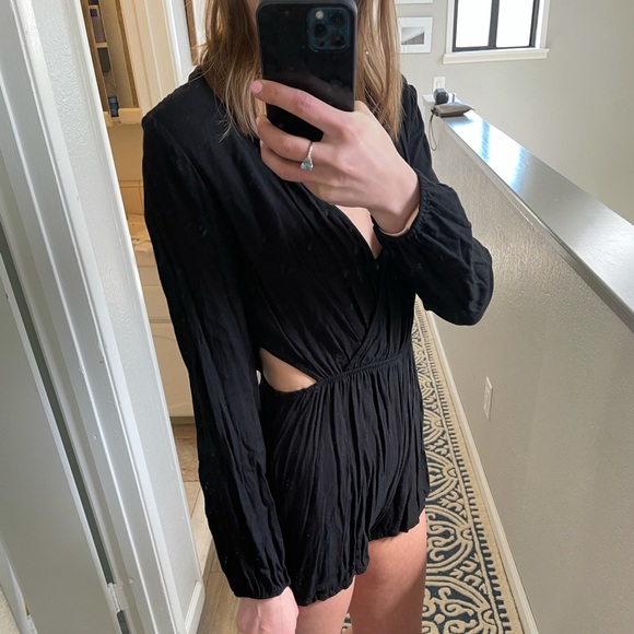 Perfect black romper - Picture 2 of 7